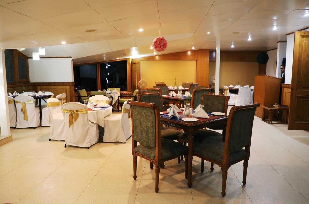 Hotel Baljees Regency Shimla Exteriör bild