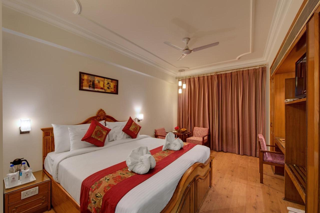Hotel Baljees Regency Shimla Exteriör bild